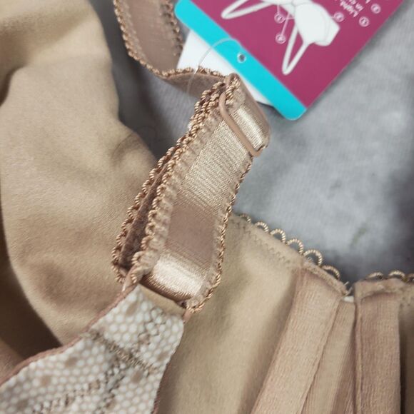 Olga Underwire Bra Luxury Lift Full Figure 35063 40D Nude Dot 1 - Picture 5 of 9